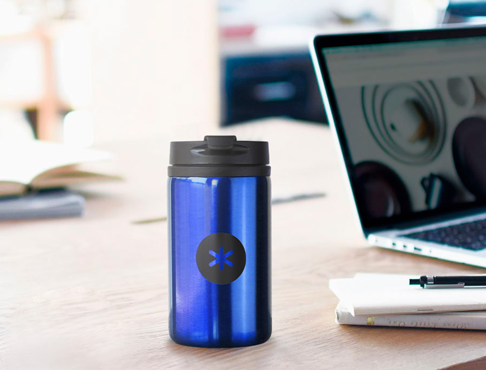 VASO ANTARTIK ACERO INOXIDABLE CON TAPA DOSIFICADOR DE SEGURIDAD Y BASE ACOLCHADA 290 ML COLOR AZUL