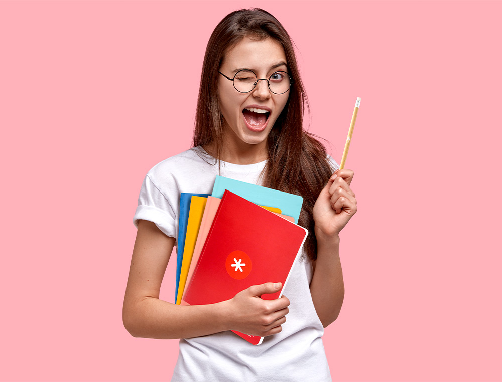 LIBRETA ANTARTIK A5+ PLUS COSIDA 48 HOJAS 90GR LISO SIN MARGEN 6 COLORES SURTIDOS