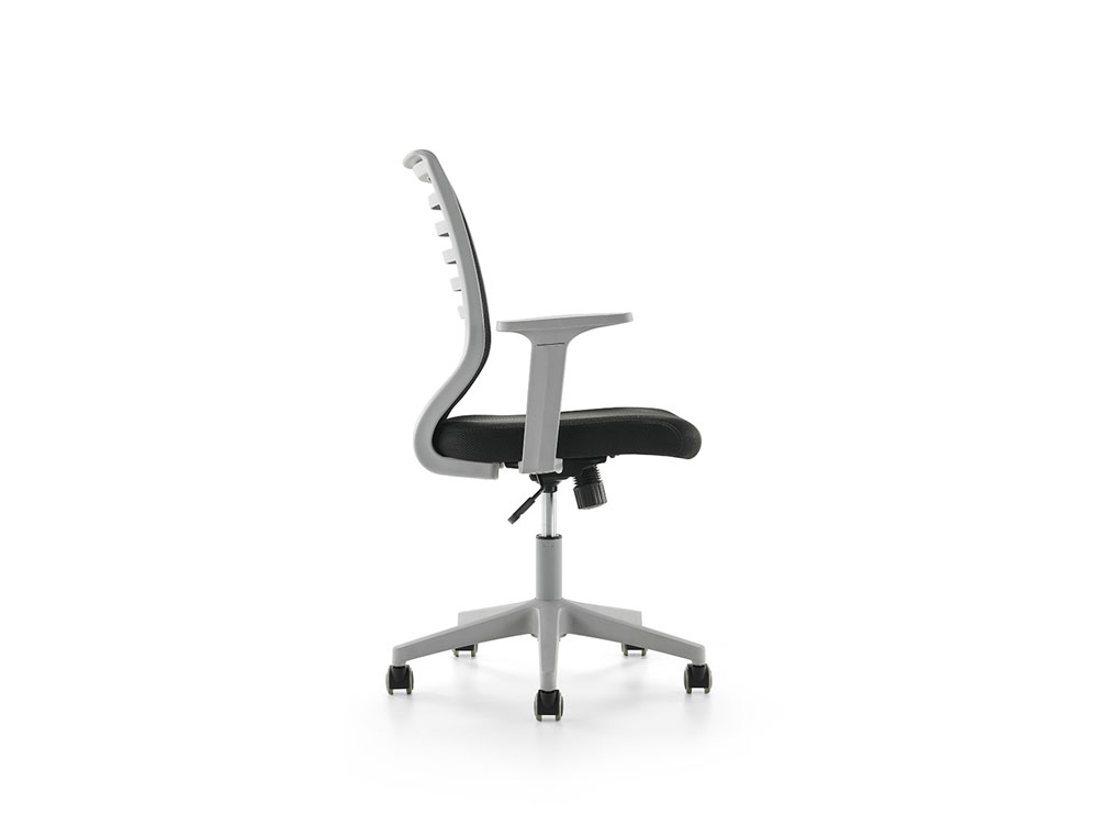SILLA ROCADA DE OFICINA BRAZOS REGULABLES ESTRUCTURA GRIS RESPALDO MALLA Y ASIENTO TELA IGNIFUGA NEGRO