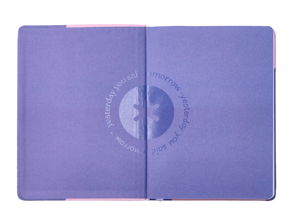 AGENDA ESCOLAR ANTARTIK 25-26 ENCUADERNADA GO! SIMIL PIEL MORADO SEMANA VISTA A5 BILINGE PAPEL FSC 80 GR