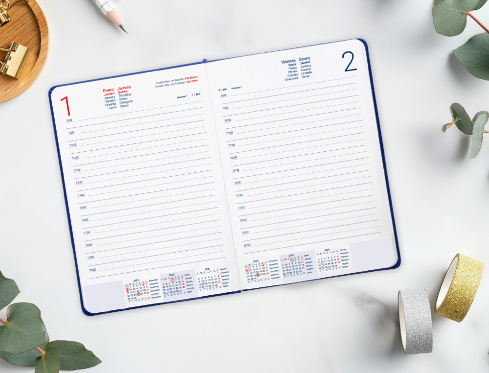 AGENDA ENCUADERNADA LIDERPAPEL NOMI A5 2026 DIA PAGINA AZUL PAPEL 70 GR FSC