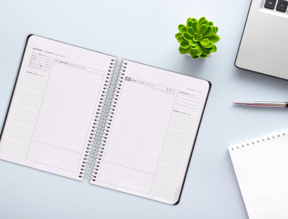 AGENDA ESPIRAL ANTARTIK ESSENTIALS A5+ 2026 DÍA PÁGINAROSA PAPEL 80G FSC