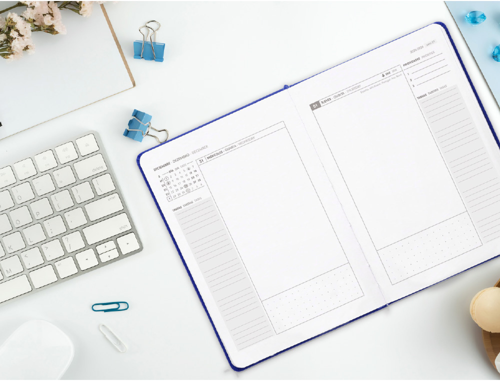 AGENDA ENCUADERNADA ANTARTIK MY YEAR A5+ 2026 DA PGINA AZUL OSCURO PAPEL 80G FSC