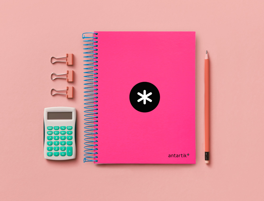 CUADERNO ESPIRAL A5 MICRO ANTARTIK TAPA FORRADA 120H 100 GR HORIZONTAL 5 BANDAS 6 TALADROS COLOR ROSA